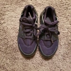 Hurache Sneakers